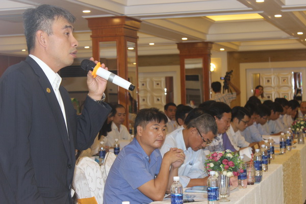 Chủ 1 doanh nghiệp Đài Loan phát biểu tại hội nghị