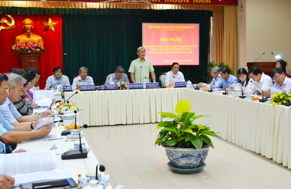 Đồng chí Bí thư Tỉnh ủy, Chủ tịch HĐND tỉnh Nguyễn Phú Cường, phát biểu tại hội nghị.