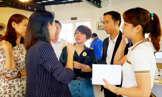 Hội viên chia sẻ thông tin tại buổi cà phê doanh nhân