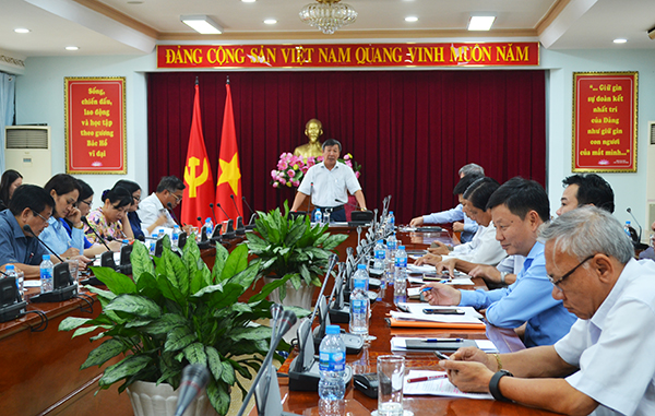 Phó bí thư thường trực Tỉnh ủy Hồ Thanh Sơn kết luận hội nghị.