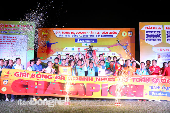 Sacombank đoạt chức vô địch Giải bóng đá Doanh nhân trẻ toàn quốc lần 4-2020